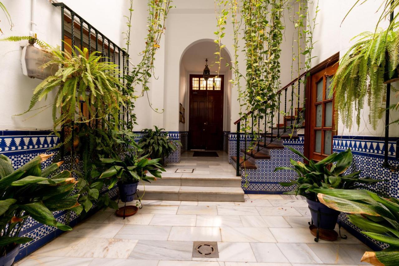 Rc Sevilla Centro Historico Catedraljuderia Exterior foto